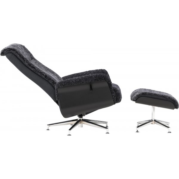 Ulla fåtölj med fotpall i fårskinn - Mörkgrå / Svartbets / Krom + Fläckborttagare för möbler Ulla fåtölj med fotpall i fårskinn - Mörkgrå / Svartbets / Krom + Fläckborttagare för möbler