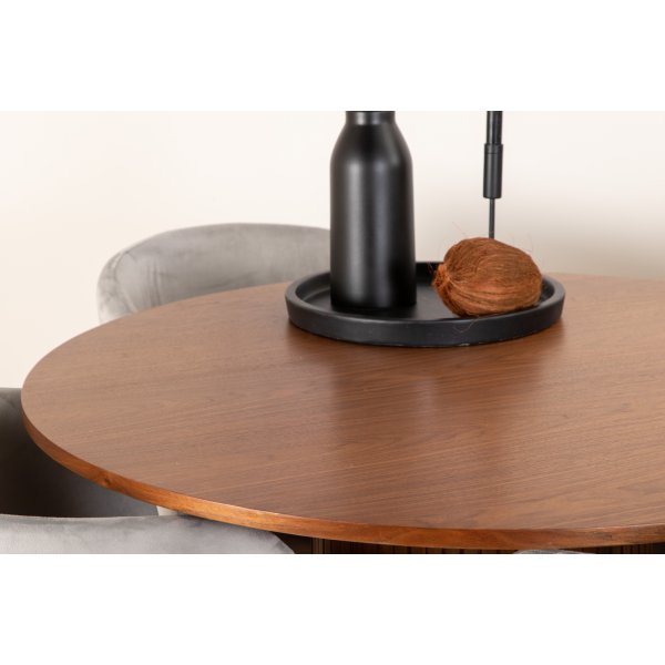 Bianca Matgrupp runt valnöt matbord med 4 st Berit grå stolar Bianca Matgrupp runt valnöt matbord med 4 st Berit grå stolar