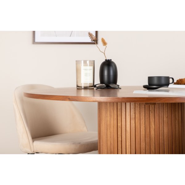 Bianca Matgrupp runt valnt matbord med 4 st Velvet beige stolar