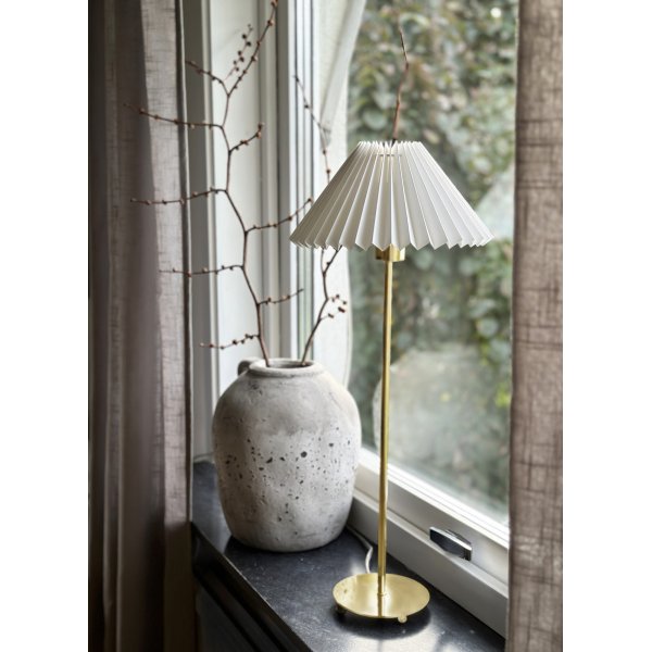 Ester lampfot - Mässing Ester lampfot - Mässing