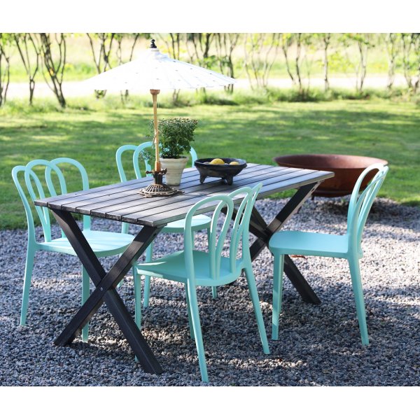 Matgrupp Scottsdale: 150 cm grått träbord inklusive 4 st Bally stolar stapelbara Matgrupp Scottsdale: 150 cm grått träbord inklusive 4 st Bally stolar stapelbara