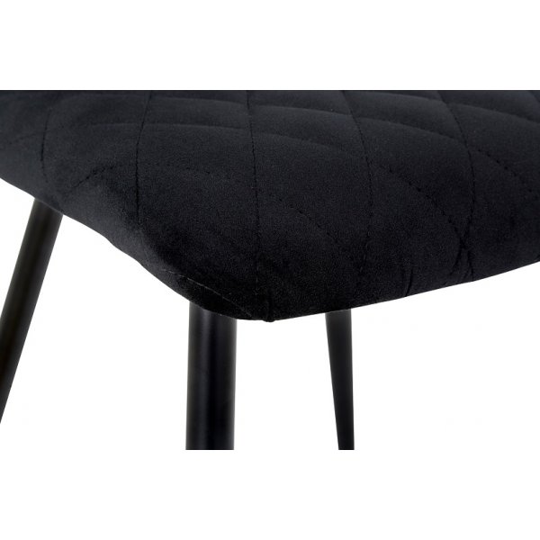 Saint stol I svart sammet + Möbeltassar Saint stol I svart sammet + Möbeltassar