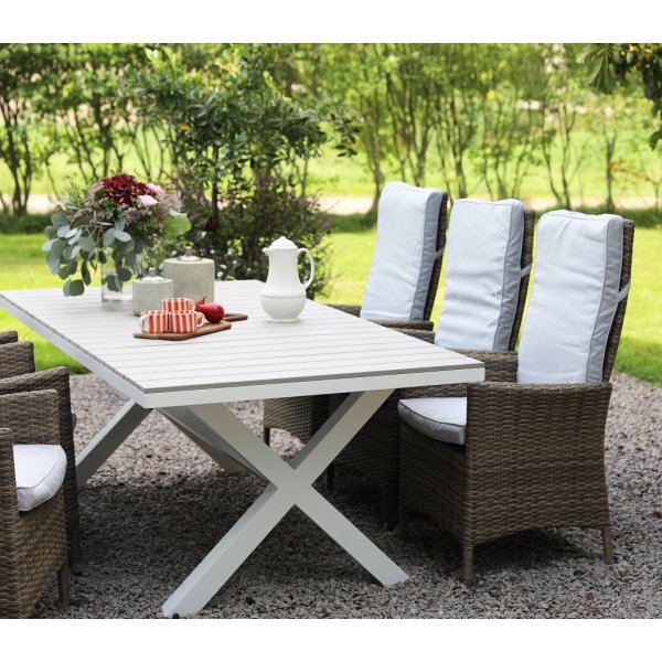 Table de groupe d'extérieur Lysekil avec 6 chaises pliantes Table de groupe d'extérieur Lysekil avec 6 chaises pliantes