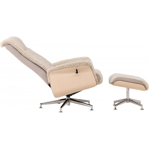 Ulla fåtölj med fotpall i fårskinn - Beige / Whitewash / Krom + Textilrengöring för möbler Ulla fåtölj med fotpall i fårskinn - Beige / Whitewash / Krom + Textilrengöring för möbler