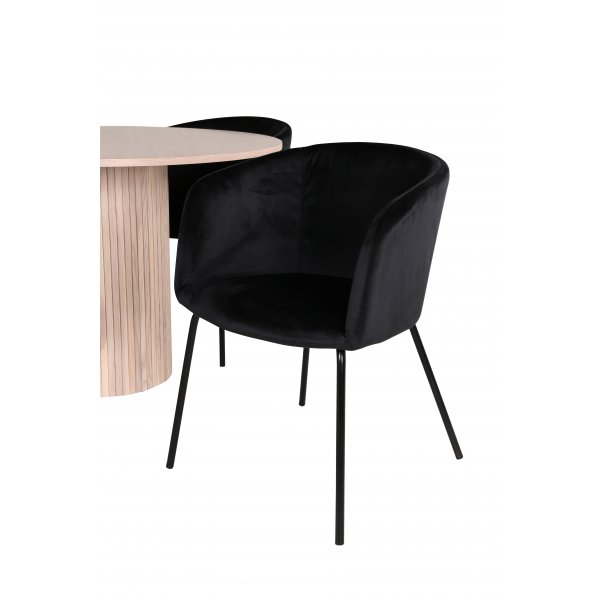 Bianca Matgrupp runt vitputsat matbord med 4 st Berit svart stolar