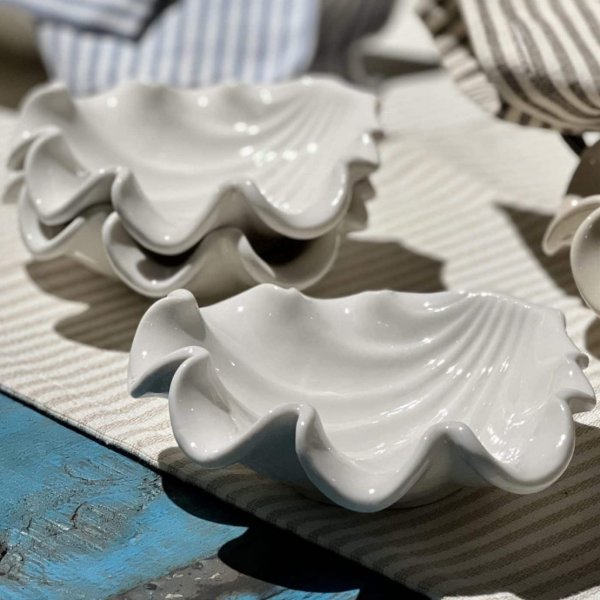 Snäcka serveringsfat 24 cm - Vit Snäcka serveringsfat 24 cm - Vit