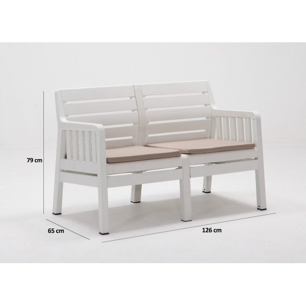 Lara loungegrupp med 2-sits soffa, 2 fåtöljer och bord - Vit Lara loungegrupp med 2-sits soffa, 2 fåtöljer och bord - Vit