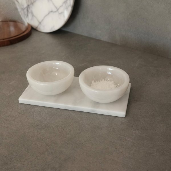 Skålar och bricka i vit Thassosmarmor - 3 delar Skålar och bricka i vit Thassosmarmor - 3 delar