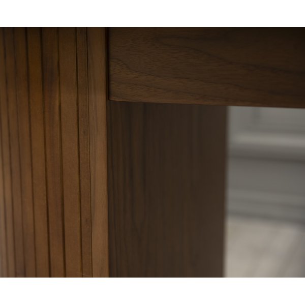 Oliver ovalt matbord i valnöt 200x90 cm Oliver ovalt matbord i valnöt 200x90 cm