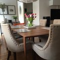 Perfekta stolar för långa härliga familjemiddagar Tuva stol, beige - Bruna ben