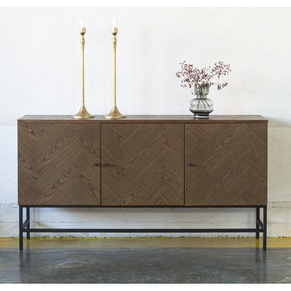 Edge dressoir - Bruingebeitst visgraat + Meubelpoten