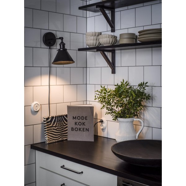 Anton wandlamp - Zwart - 18 cm