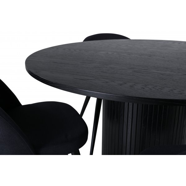 Bianca Matgrupp runt svart matbord med 4 st Velvet svart stolar