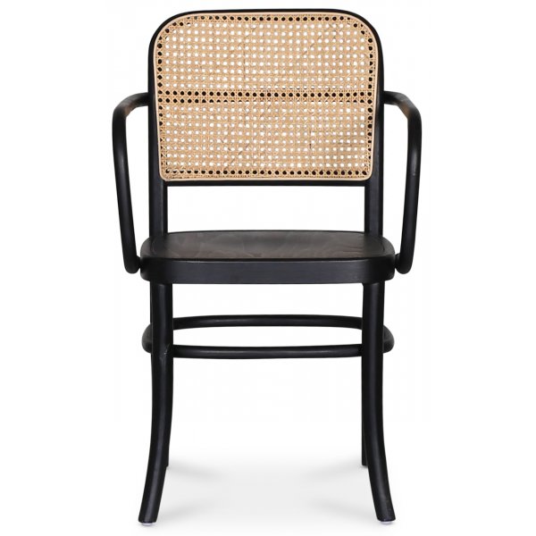 Omni matgrupp, runt matbord Ø130 cm inkl 4 st Nemis svarta karmstolar - Svartbetsad ek Omni matgrupp, runt matbord Ø130 cm inkl 4 st Nemis svarta karmstolar - Svartbetsad ek