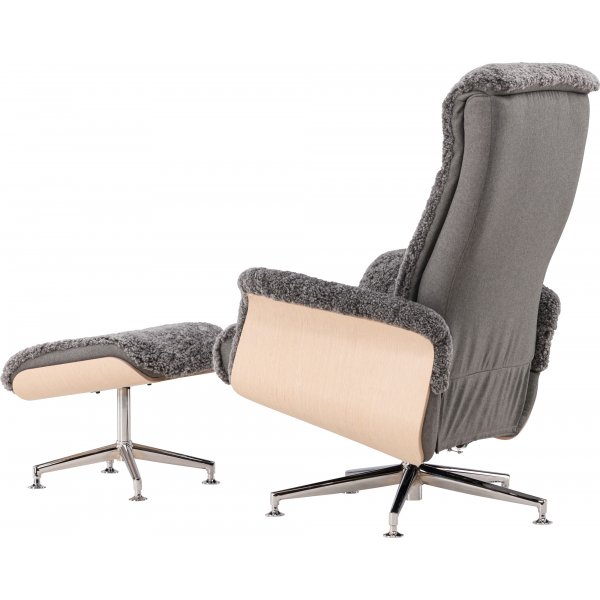 Ulla fåtölj med fotpall i fårskinn - Grå / Whitewash / Krom + Textilrengöring för möbler Ulla fåtölj med fotpall i fårskinn - Grå / Whitewash / Krom + Textilrengöring för möbler