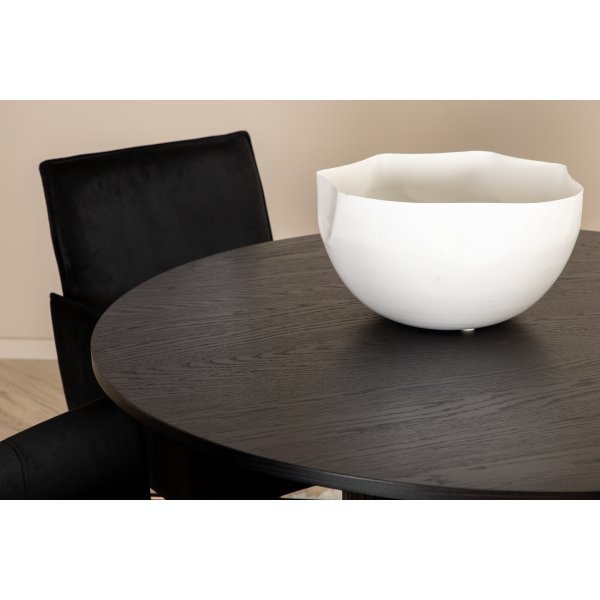 Bianca Matgrupp runt svart matbord med 4 st Petra svart stolar Bianca Matgrupp runt svart matbord med 4 st Petra svart stolar