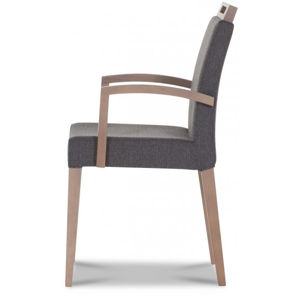 Fabian karmstol - Valfri frg p kldsel och stomme!