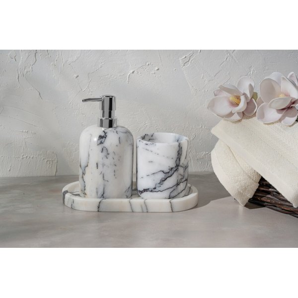 Badrumsset i vit marmor från Sicilien med 3 delar Badrumsset i vit marmor från Sicilien med 3 delar