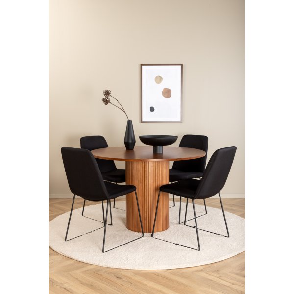 Bianca Matgrupp runt valnöt matbord med 4 st Muce svart stolar Bianca Matgrupp runt valnöt matbord med 4 st Muce svart stolar