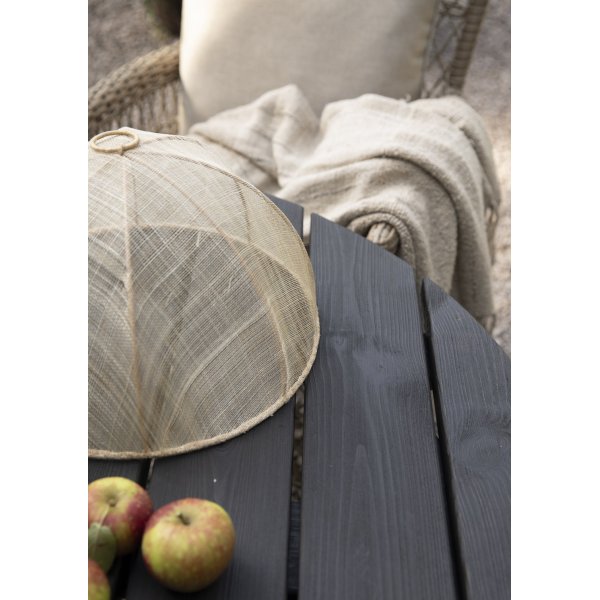 Utegrupp: svart matbord runt Ø112 cm med 4 st karmstolar Utegrupp: svart matbord runt Ø112 cm med 4 st karmstolar