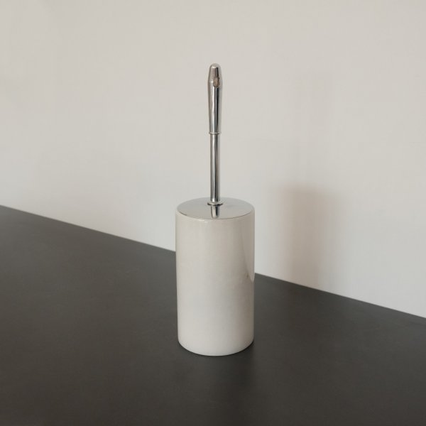 Toalettborste med stll i vit Thassosmarmor