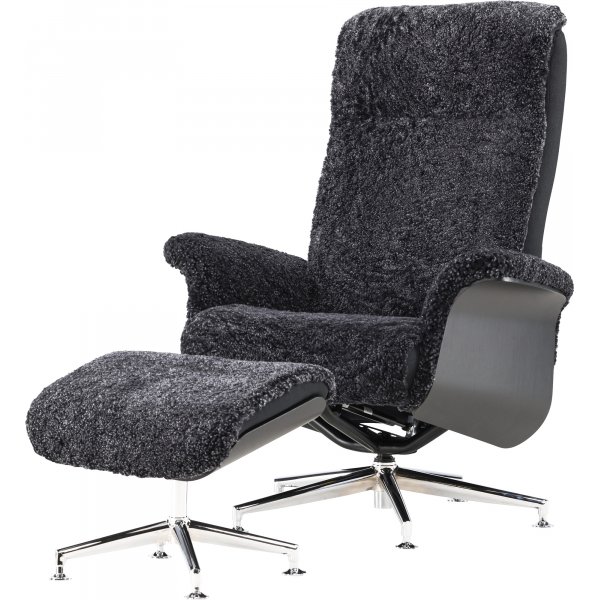 Ulla fåtölj med fotpall i fårskinn - Mörkgrå / Svartbets / Krom + Fläckborttagare för möbler Ulla fåtölj med fotpall i fårskinn - Mörkgrå / Svartbets / Krom + Fläckborttagare för möbler