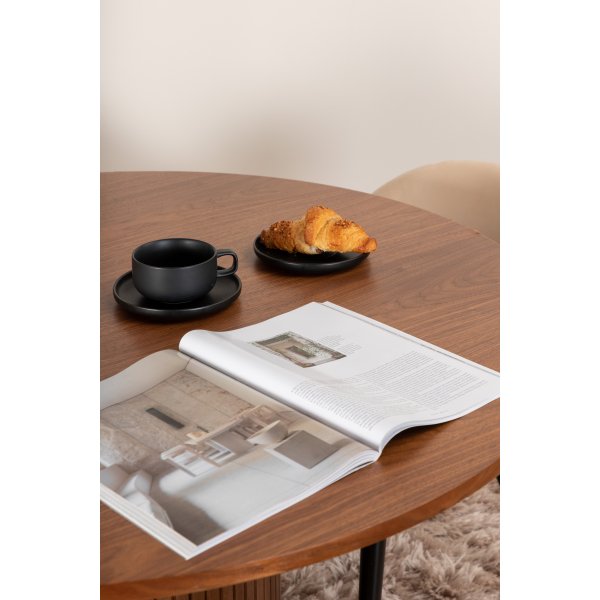 Bianca Matgrupp runt valnt matbord med 4 st Velvet beige stolar