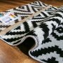 Intersect matta 120 x 170 cm - Svart/vit