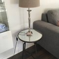 Kundbild Sidobord med spegeltopp - Metall: Ett nätt lagom sidobord, jättefina...