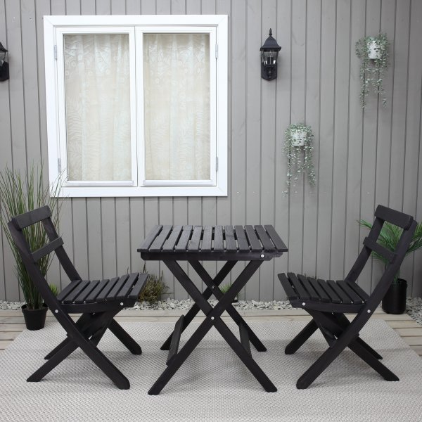 Wilma utegrupp bord 65 x 65 cm inkl 2 st Knohult stolar - Svart Wilma utegrupp bord 65 x 65 cm inkl 2 st Knohult stolar - Svart
