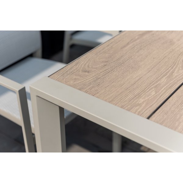 Urbanite eetgroep met eettafel 207 cm en 8 stapelbare eetkamerstoelen - Beige Urbanite eetgroep met eettafel 207 cm en 8 stapelbare eetkamerstoelen - Beige