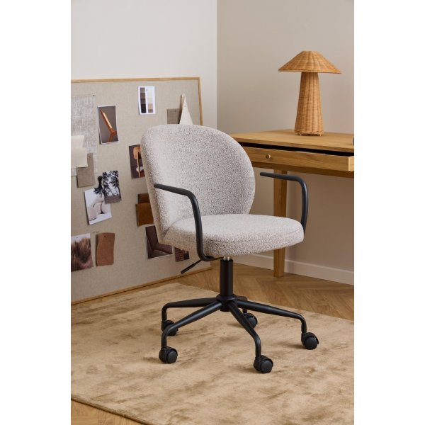 Patricia kontorsstol - Beige bouclé/matt svart Patricia kontorsstol - Beige bouclé/matt svart