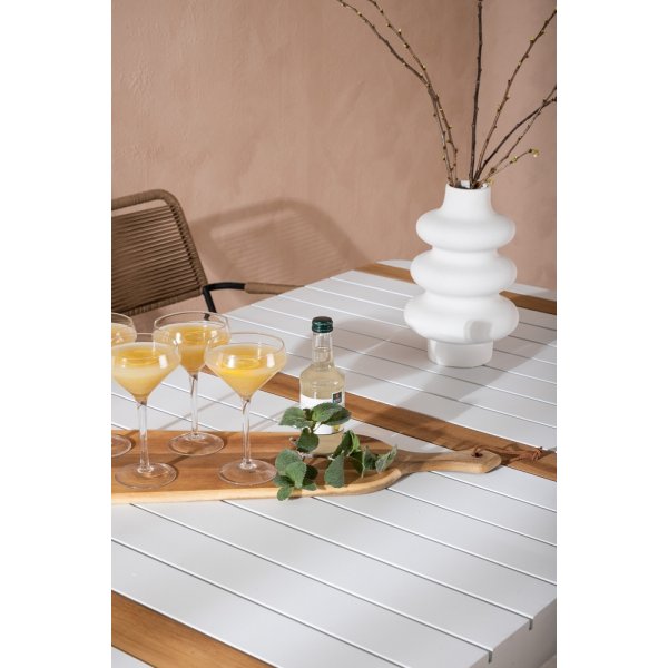 Togo utematgrupp med 4 st Lindos karmstolar - Vit/Brun Togo utematgrupp med 4 st Lindos karmstolar - Vit/Brun