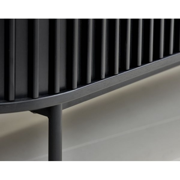 Buffet Sierra en chêne teinté noir avec portes à volets Buffet Sierra en chêne teinté noir avec portes à volets