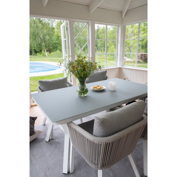 Virya utematgrupp med 4 st Virya stolar - Grå/Vit Virya utematgrupp med 4 st Virya stolar - Grå/Vit