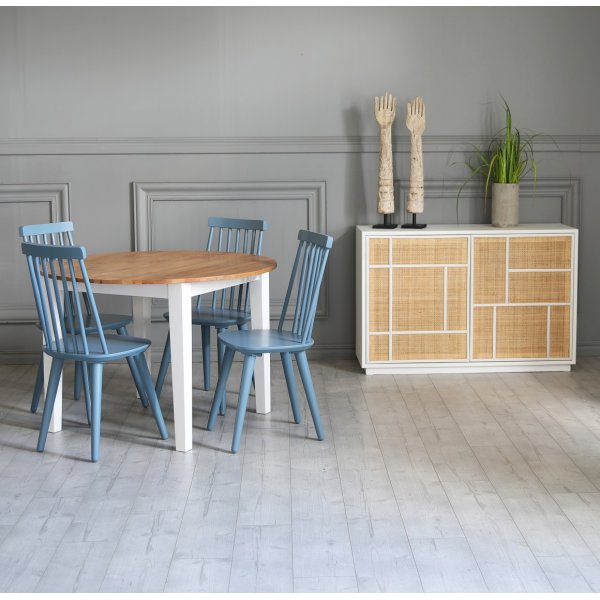 Matgrupp: Runt bord i Ek / Vit med 4 st duvbla Pinnstolar + 4.00 x Stolsdyna