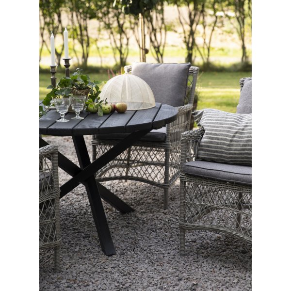 Utegrupp Provence: Scottsdale runt svart matbord Ø112 cm inklusive 4 st Provence karmstolar i naturfärgad konstrotting Utegrupp Provence: Scottsdale runt svart matbord Ø112 cm inklusive 4 st Provence karmstolar i naturfärgad konstrotting