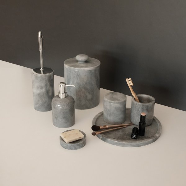 Badrumsset i grå marmor från Verona med 7 delar Badrumsset i grå marmor från Verona med 7 delar