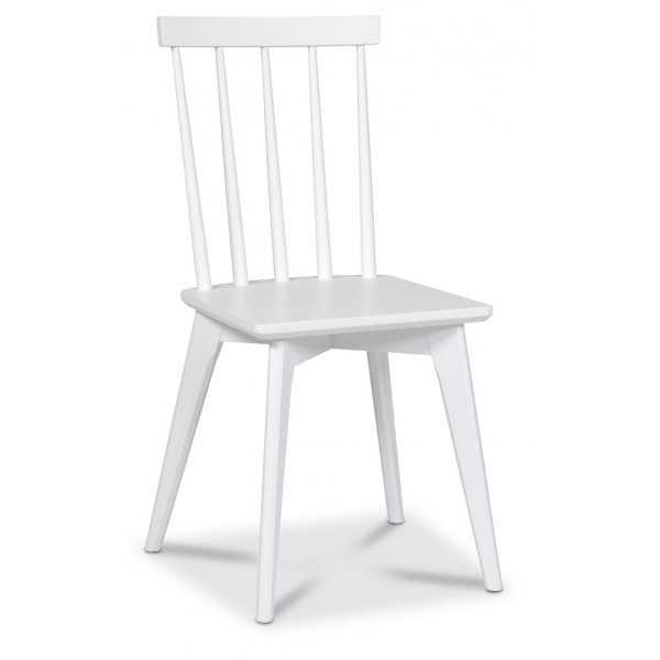 Sander matgrupp, Bord med klaff och 4 st vita Linköping pinnstolar Sander matgrupp, Bord med klaff och 4 st vita Linköping pinnstolar