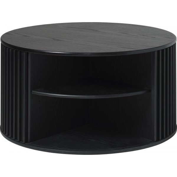 Sierra runt soffbord med förvaring Ø85 cm i svartbetsad ek Sierra runt soffbord med förvaring Ø85 cm i svartbetsad ek