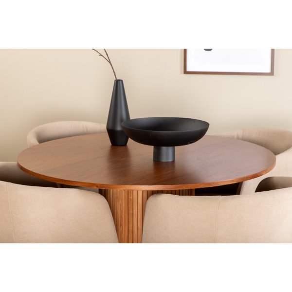 Bianca Matgrupp runt valnöt matbord med 4 st Berit beige polyesterlinne stolar Bianca Matgrupp runt valnöt matbord med 4 st Berit beige polyesterlinne stolar