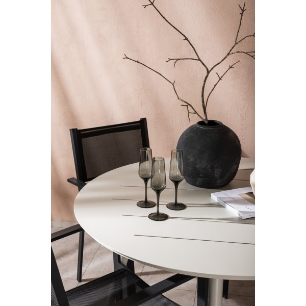 Lina utematgrupp med 4 st Copacabana stolar - Beige/Svart Lina utematgrupp med 4 st Copacabana stolar - Beige/Svart