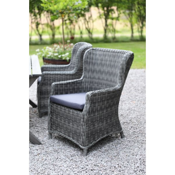 Matgrupp Scottsdale Bord 150 cm i Shabby Chic Grå inklusive 4 st Jacksonville fåtöljer i grå konstrotting Matgrupp Scottsdale Bord 150 cm i Shabby Chic Grå inklusive 4 st Jacksonville fåtöljer i grå konstrotting